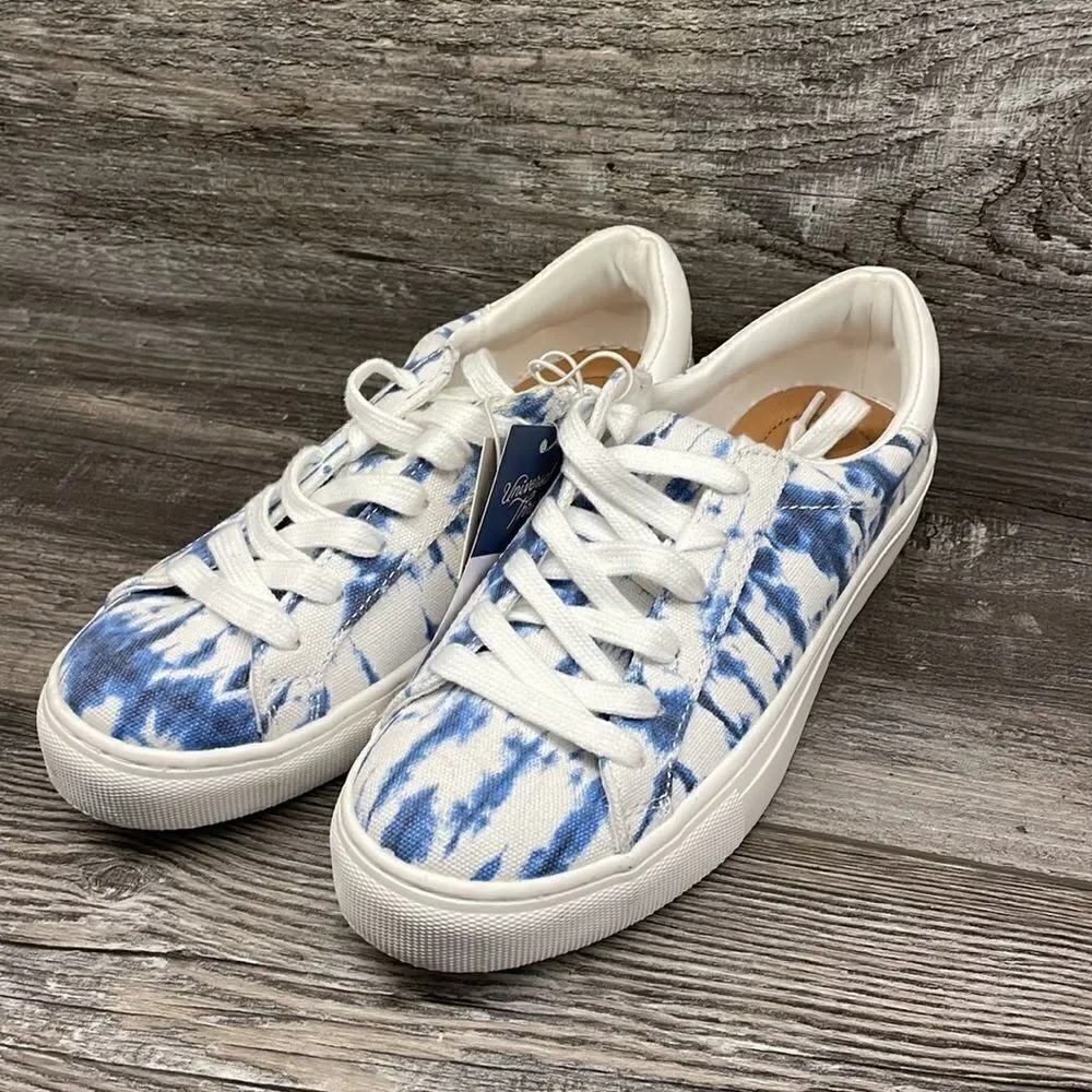 Women's Universal Thread Ingrid Sneakers